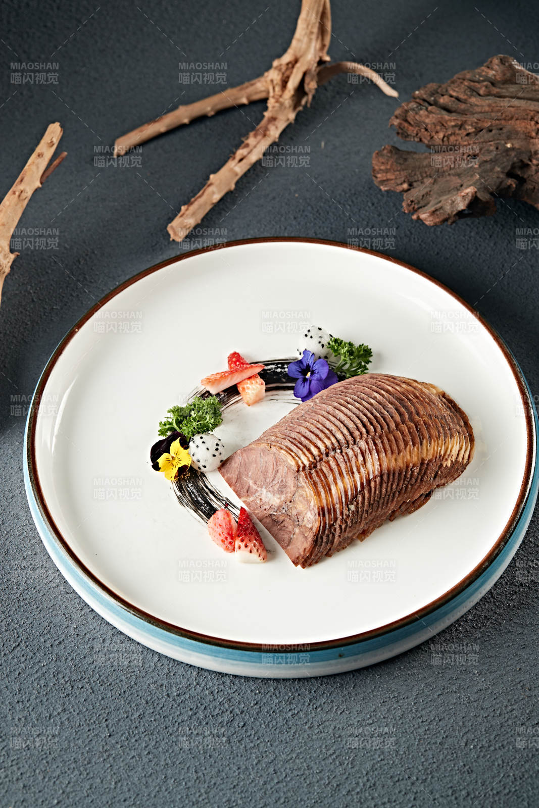 酱香牛腱切片图片