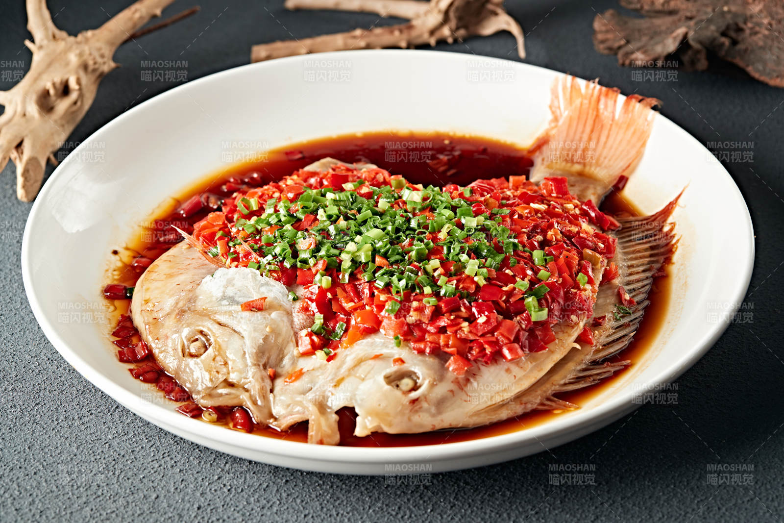 剁椒豉油蒸鲷鱼图片