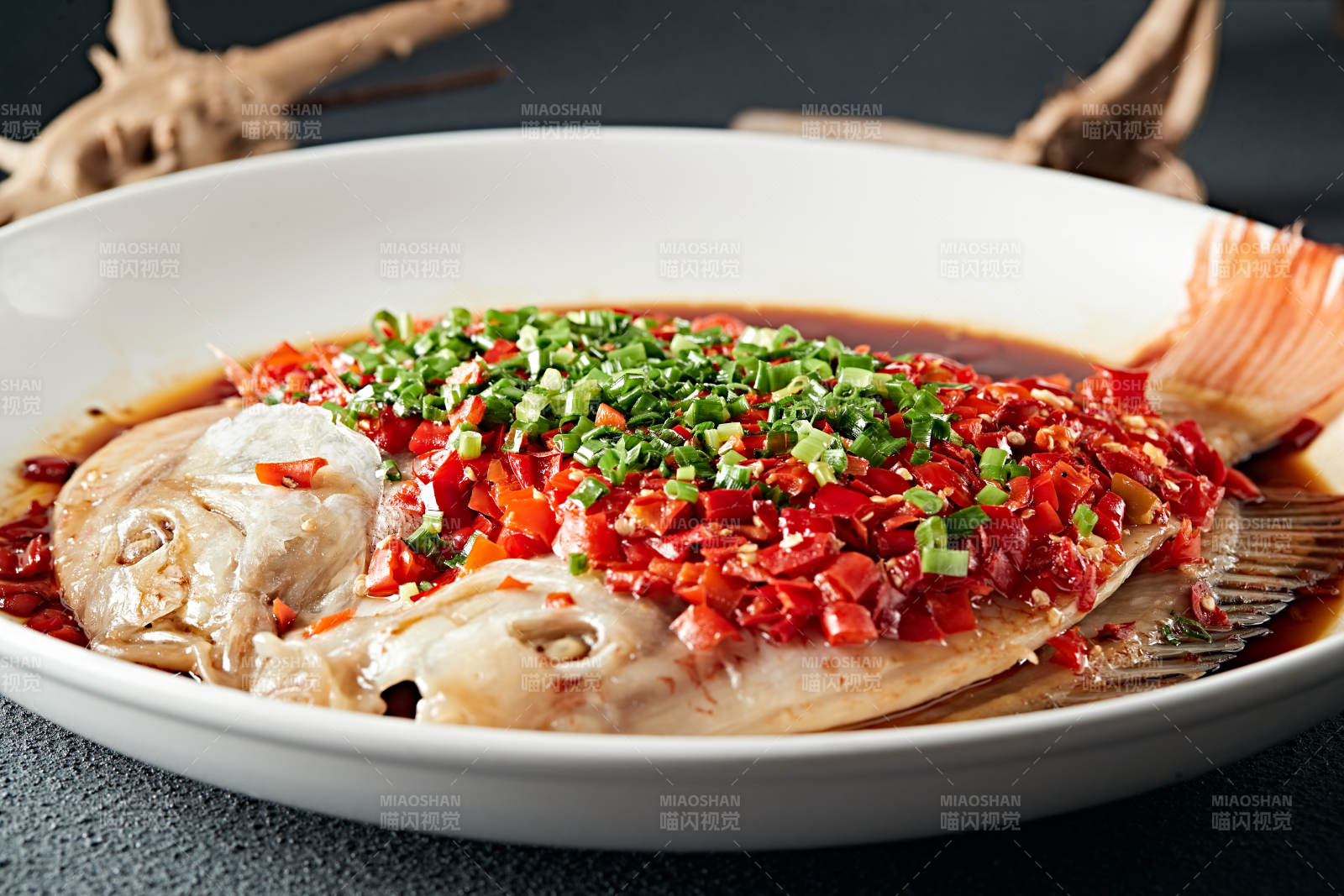 剁椒豉油蒸鲷鱼图片