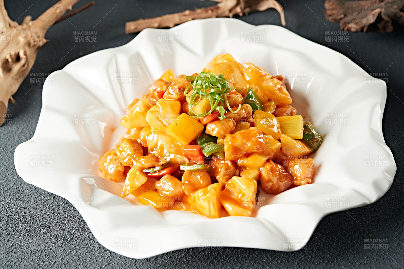 港式菠萝彩椒咕咾肉图片