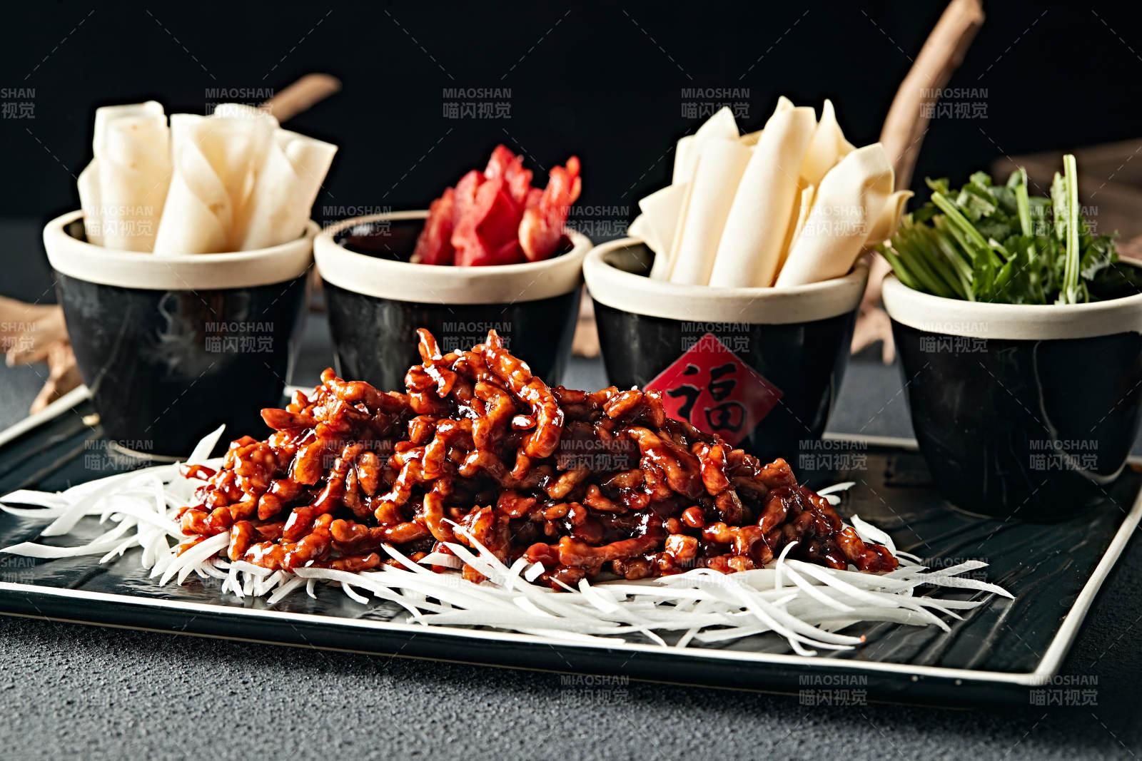 传统老北京名菜京酱肉丝图片