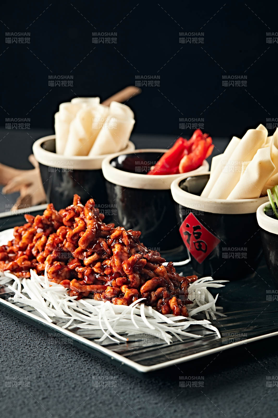 传统老北京名菜京酱肉丝图片