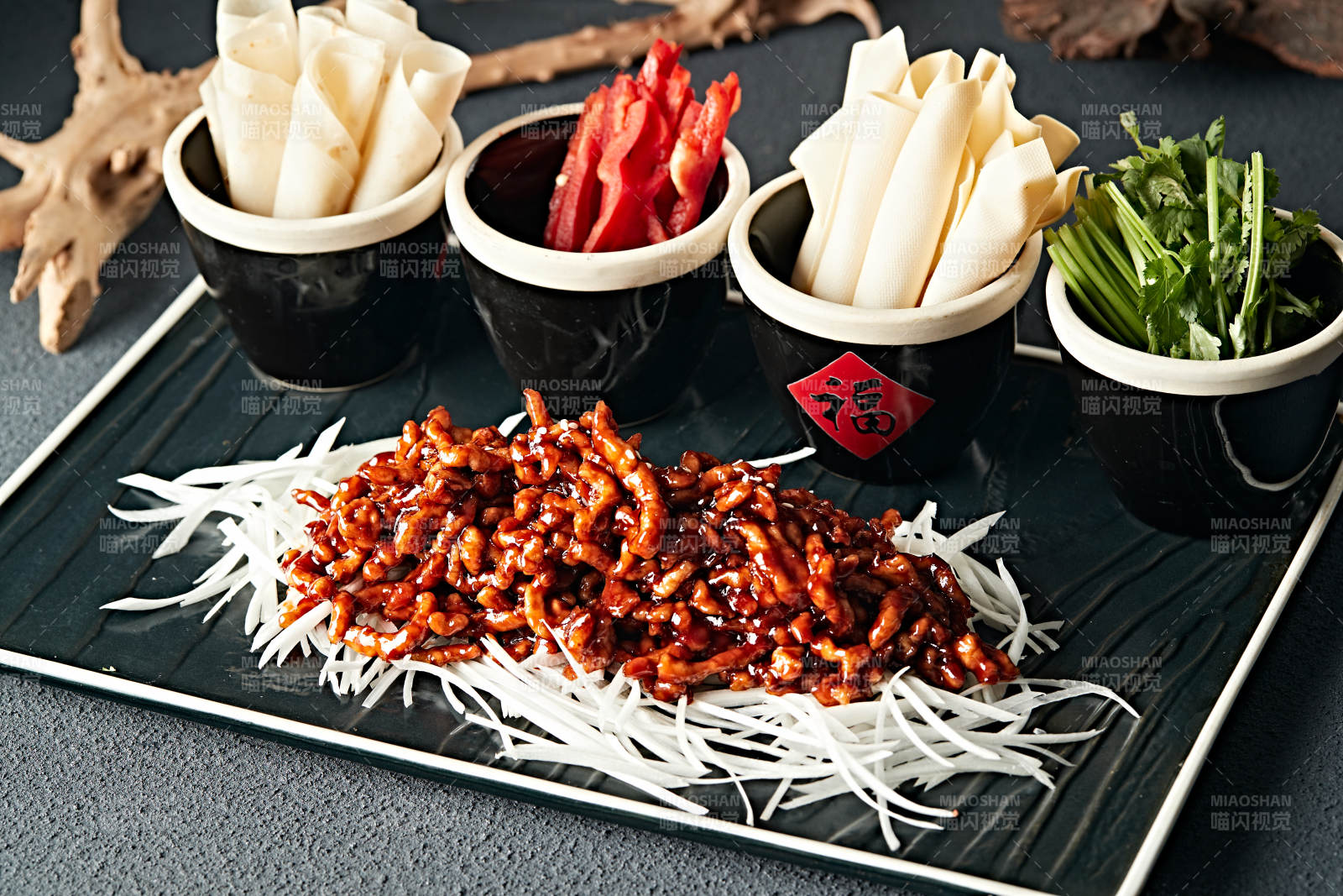 传统老北京名菜京酱肉丝图片