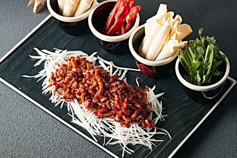 传统老北京名菜京酱肉丝图片