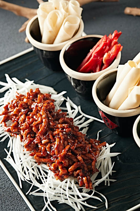 传统老北京名菜京酱肉丝图片