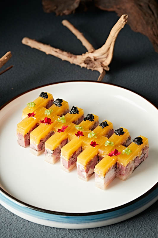 黑松露配五香皮冻压肘花图片