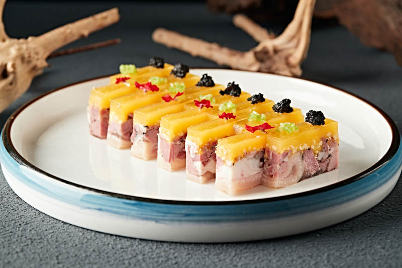 黑松露配五香皮冻压肘花图片