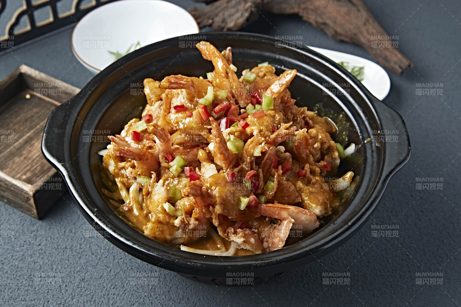 砂锅泰式咖喱虾图片