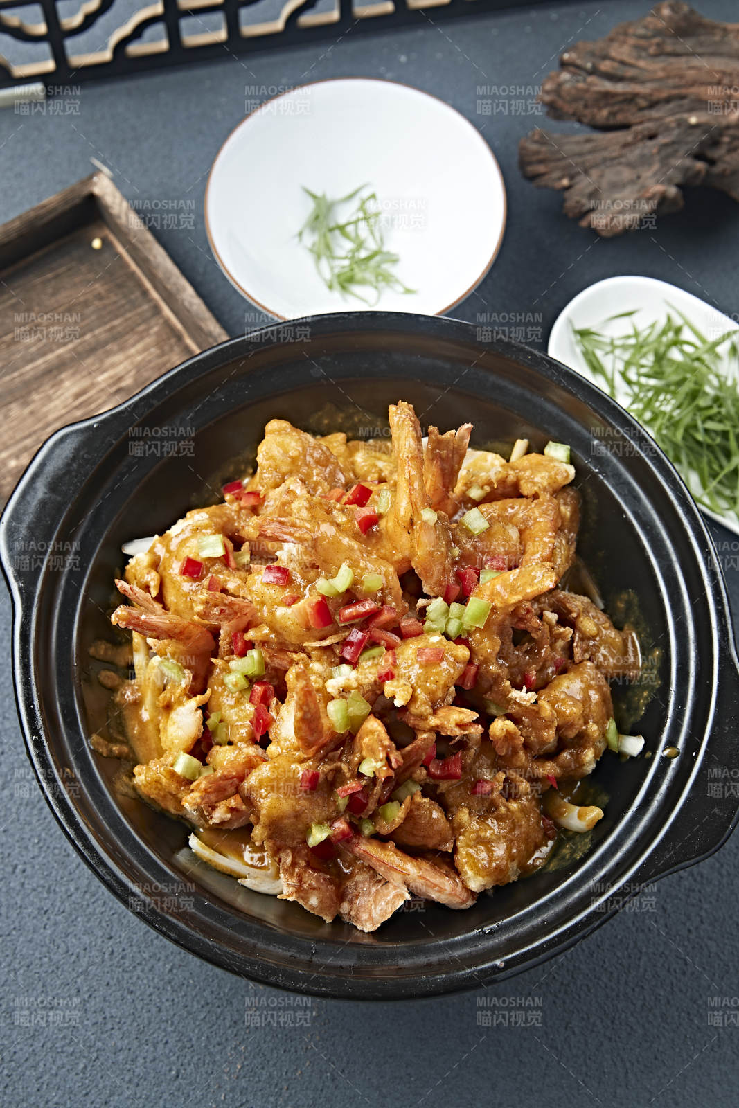 砂锅泰式咖喱虾图片