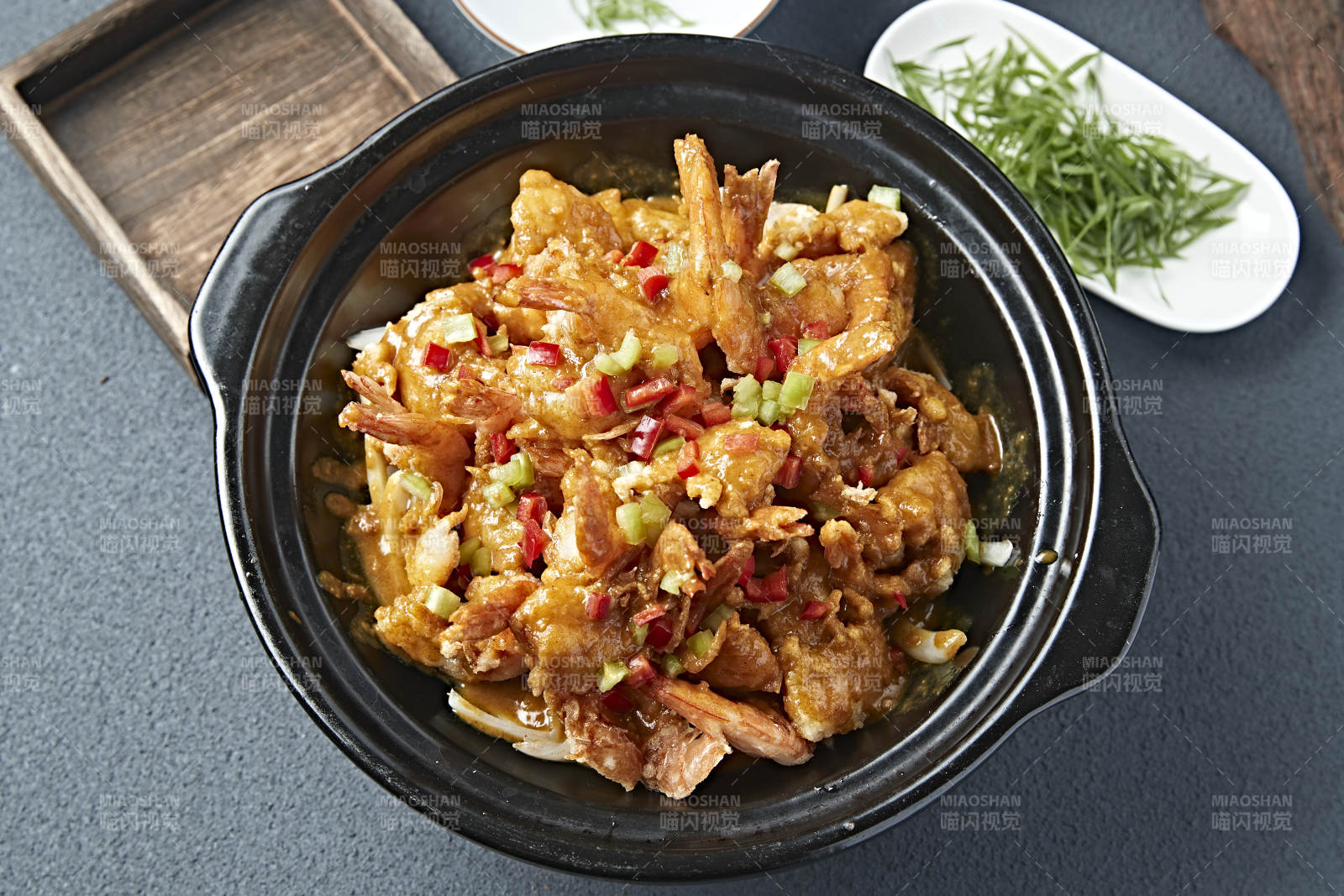 砂锅泰式咖喱虾图片