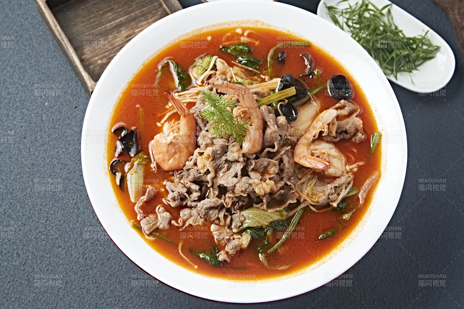 酸汤羊肉烩大虾图片