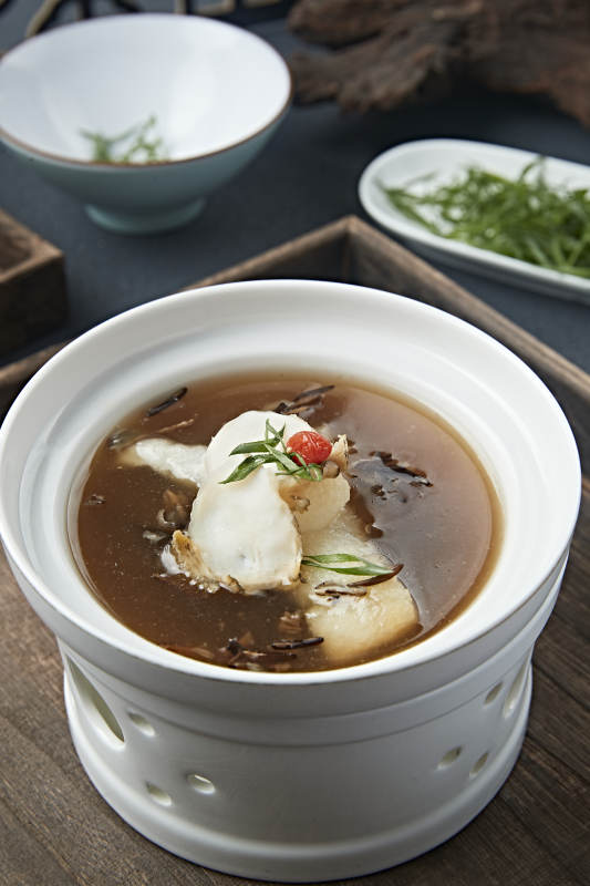 浓汤滋补竹荪炖鲍鱼图片