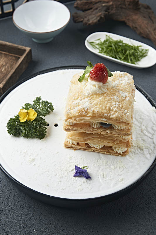 自制糖霜千层奶油酥皮拿破仑蛋糕图片