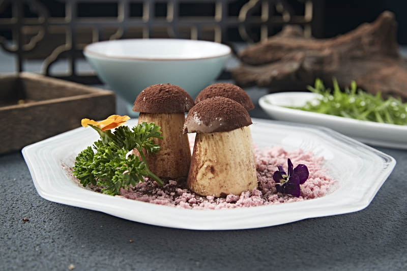 巧克力撒粉的丝滑奶香布丁图片