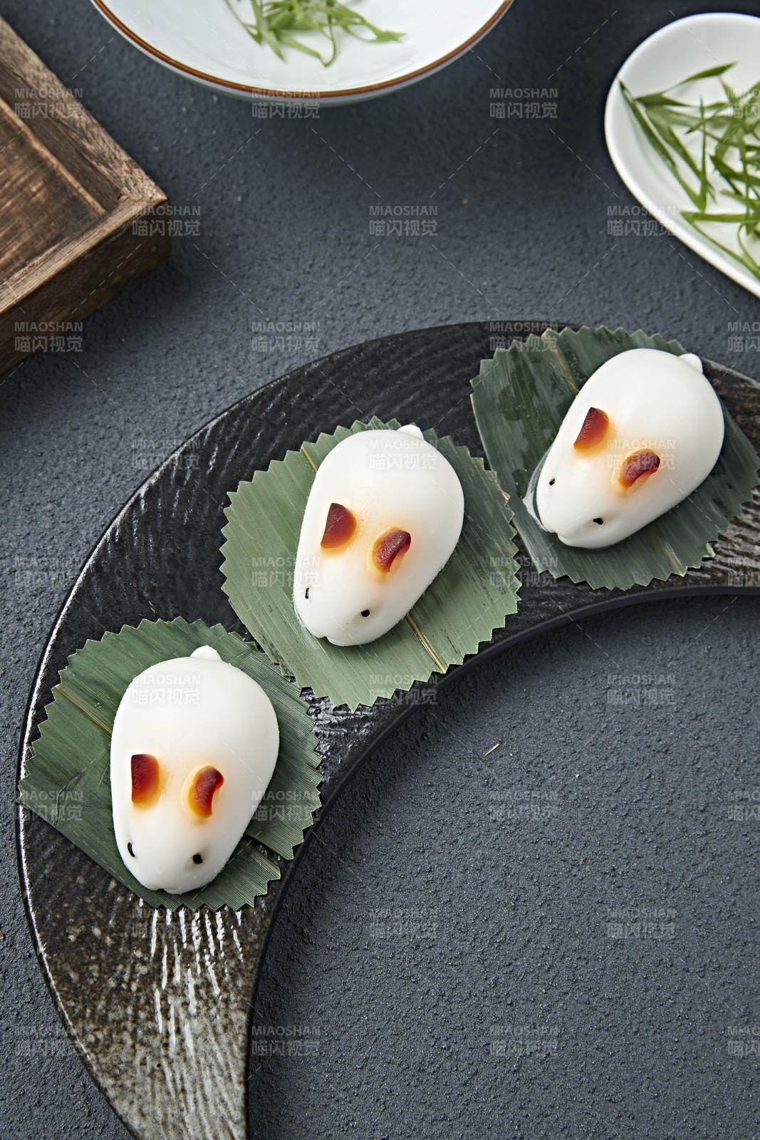 玉兔造型的椰奶布丁图片