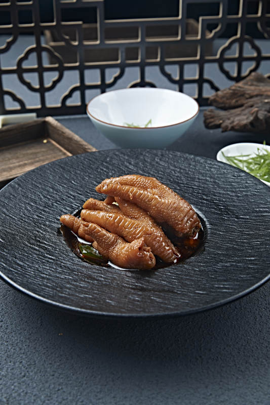 红油酸辣鸡脚图片