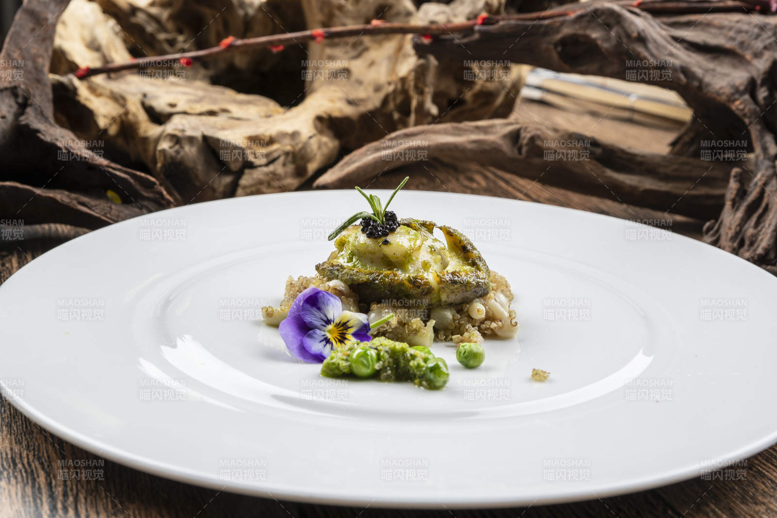 山葵鲜鲍鱼图片