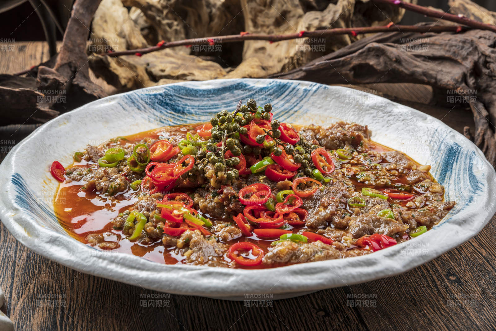 川味红油辣牛肉图片