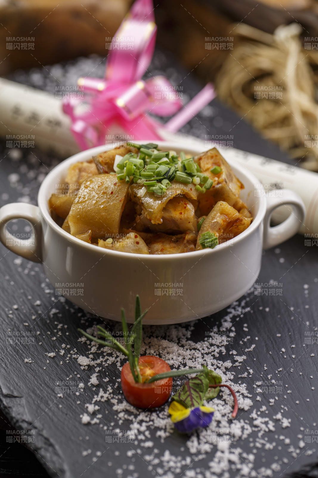 川味辣猪皮图片