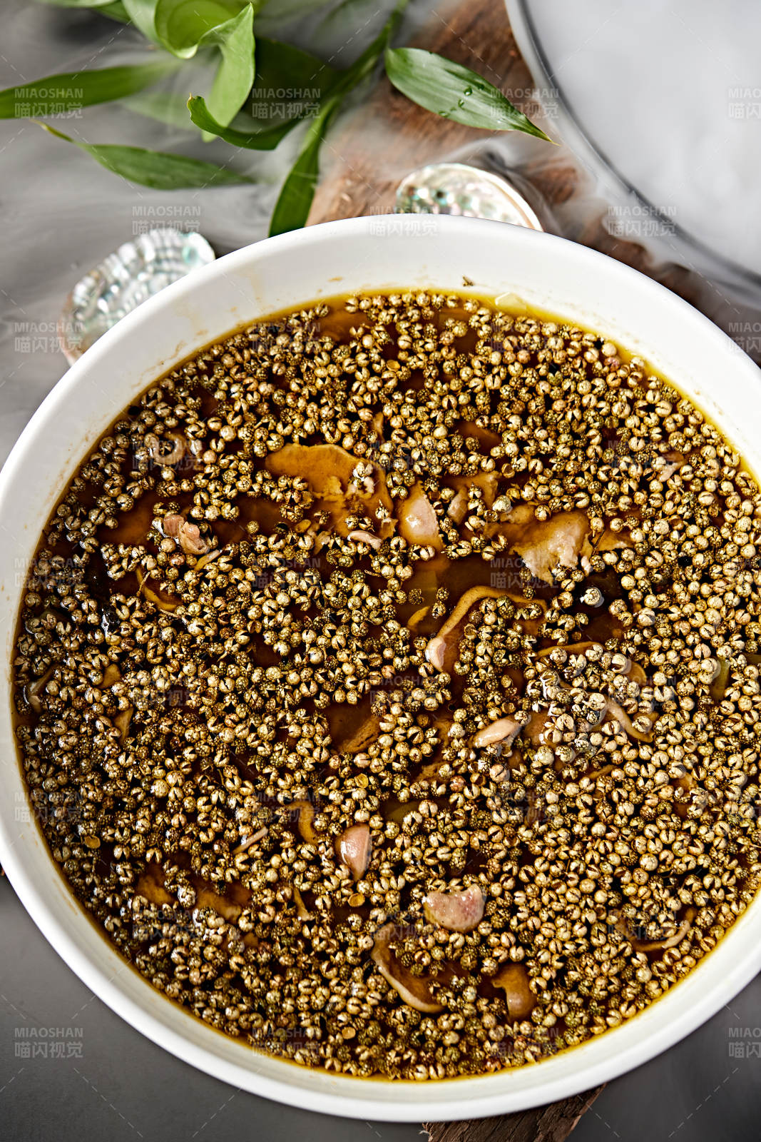 川香味麻椒水煮牛舌图片