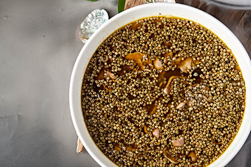 川香味麻椒水煮牛舌图片