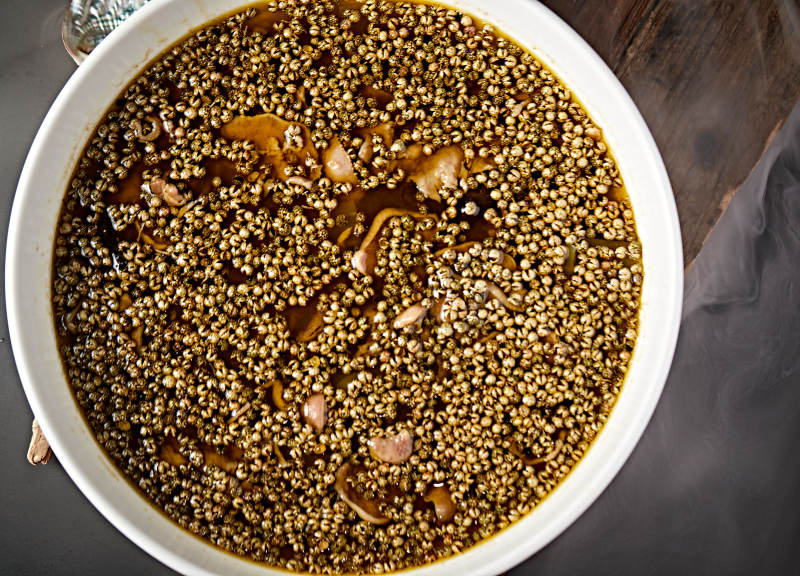 川香味麻椒水煮牛舌图片