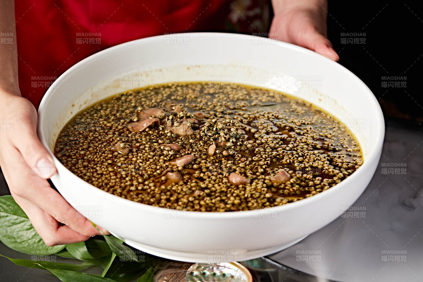 川香味麻椒水煮牛舌图片