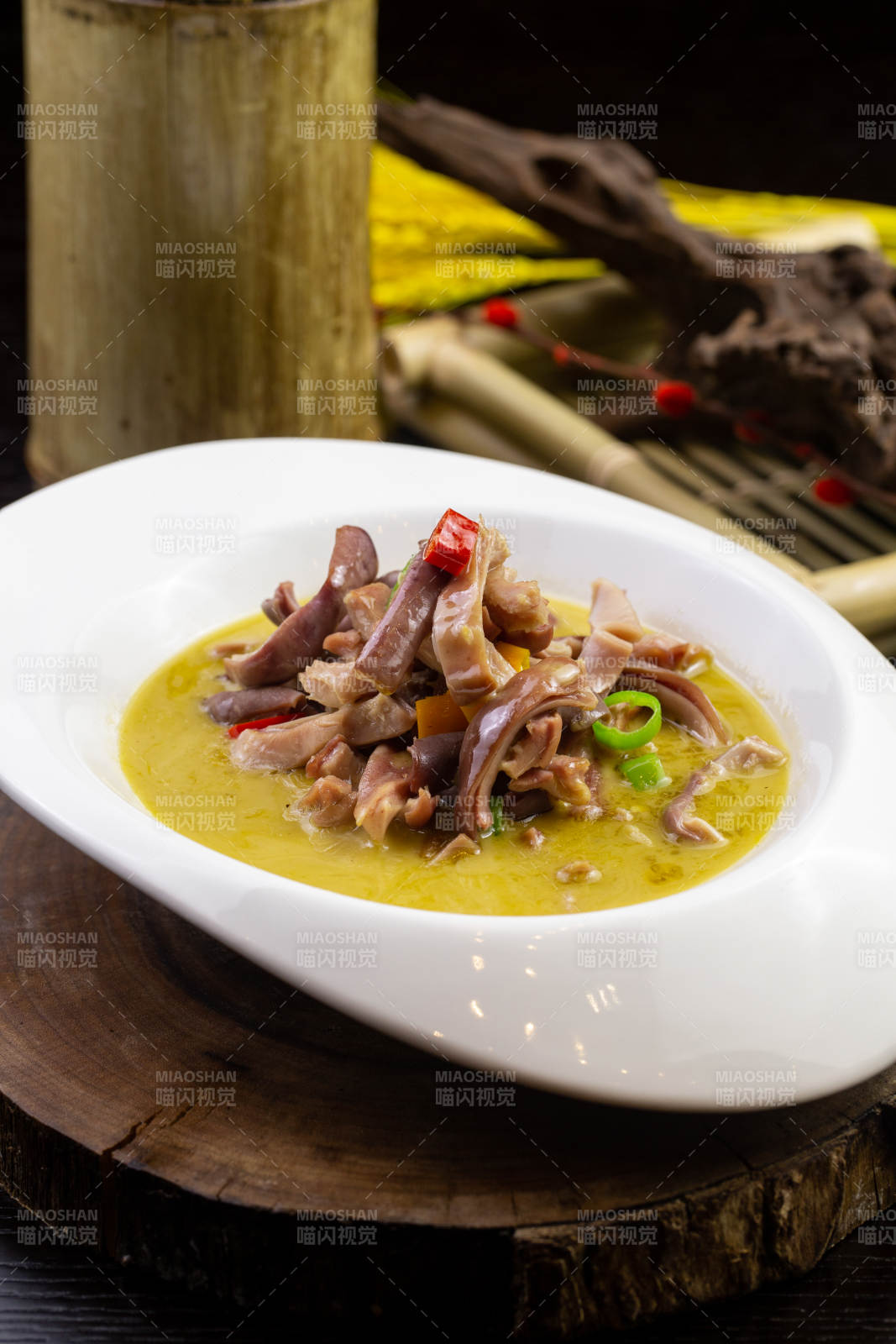椒麻奶汤炖猪肚丝图片