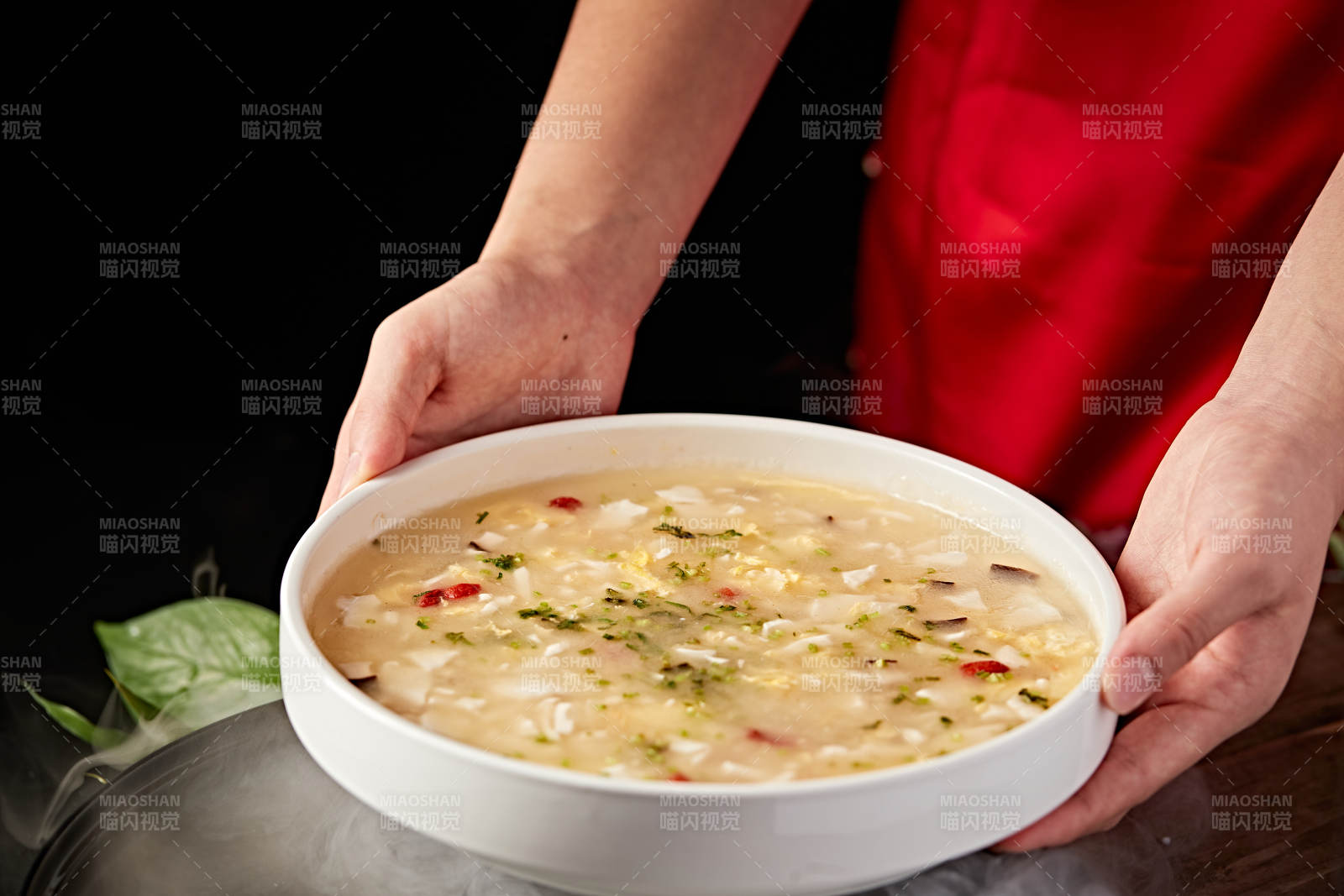 浓汤枸杞香菇千叶豆腐羹图片