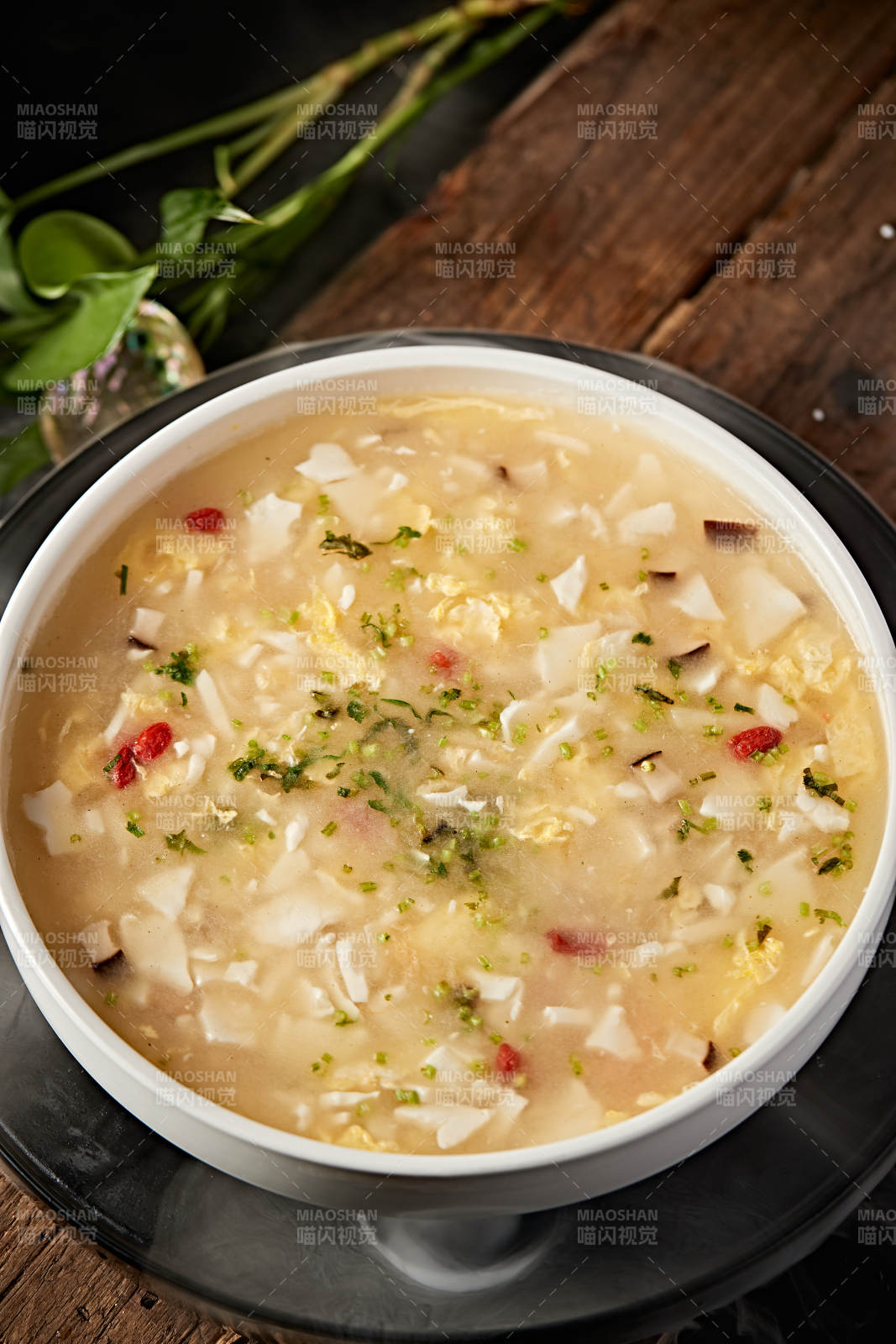 浓汤枸杞香菇千叶豆腐羹图片