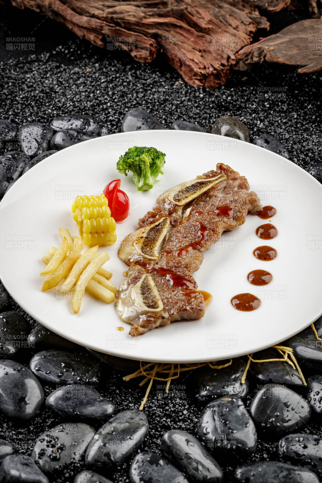 煎安格斯牛仔骨图片