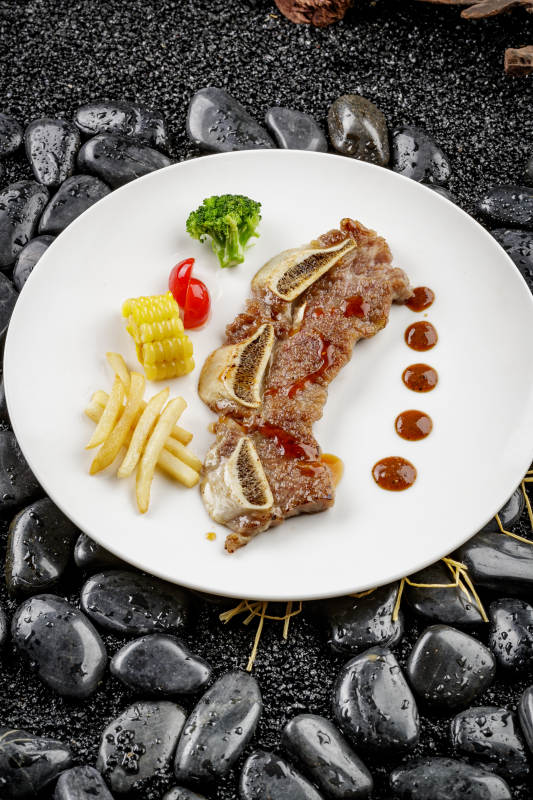 煎安格斯牛仔骨图片