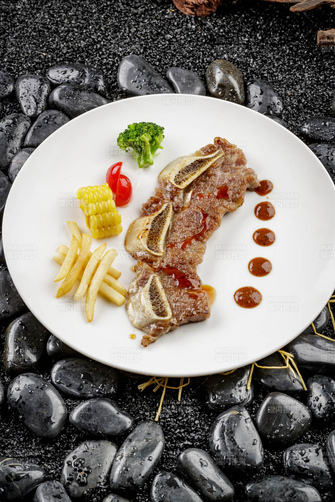 煎安格斯牛仔骨图片