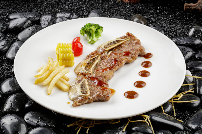 煎安格斯牛仔骨图片