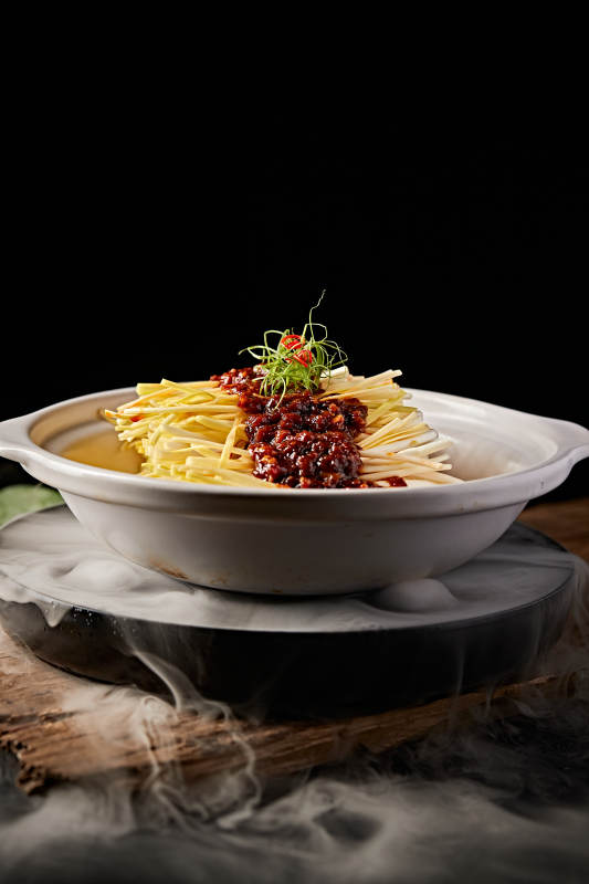 砂锅肉酱焗蒜黄图片