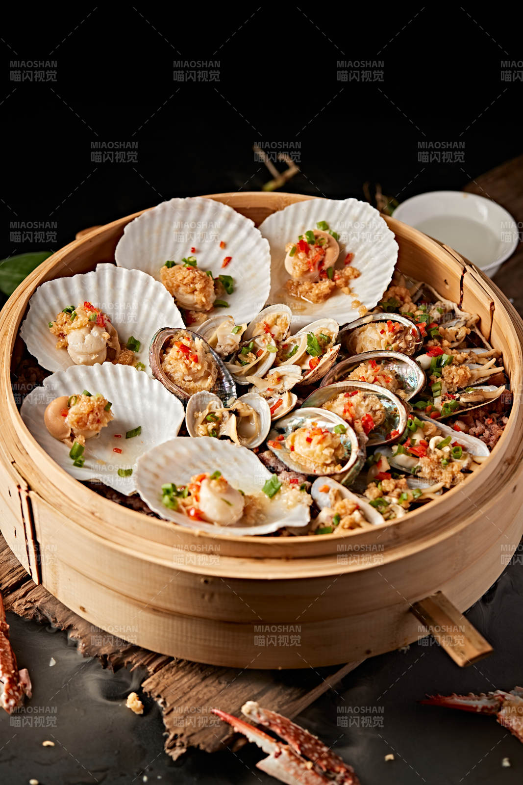笼屉香蒸蒜蓉香辣海鲜大咖图片