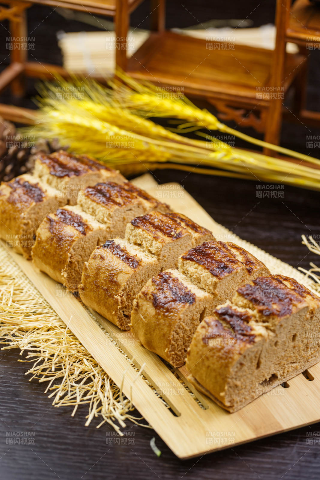 粗粮枣泥烤馍图片