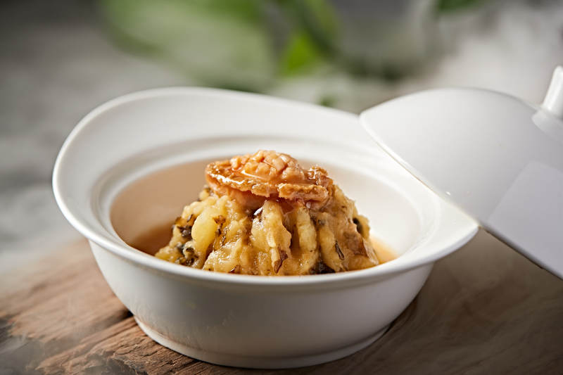 精品位菜酸菜土豆泥焖鲍鱼图片