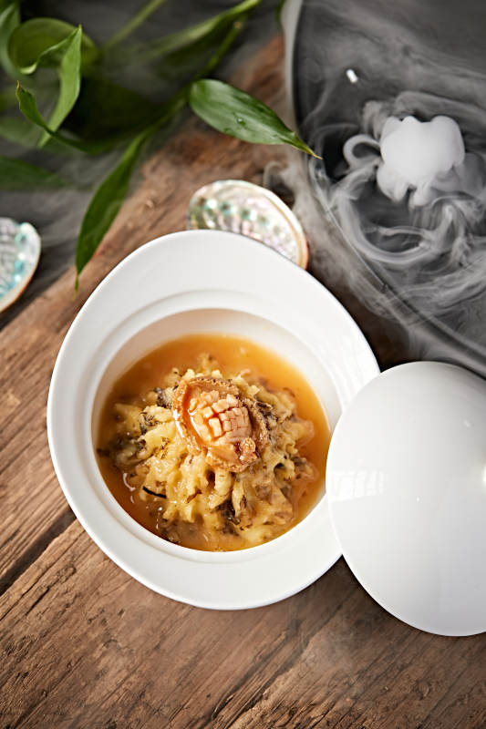 精品位菜酸菜土豆泥焖鲍鱼图片