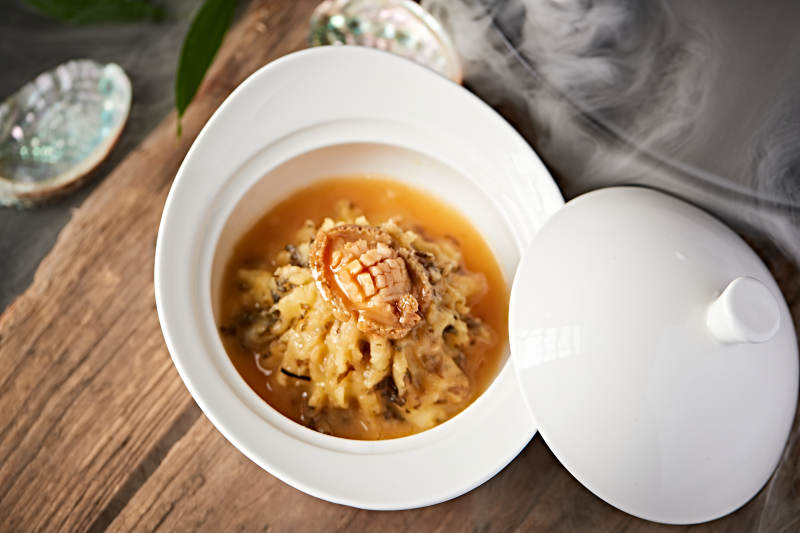 精品位菜酸菜土豆泥焖鲍鱼图片