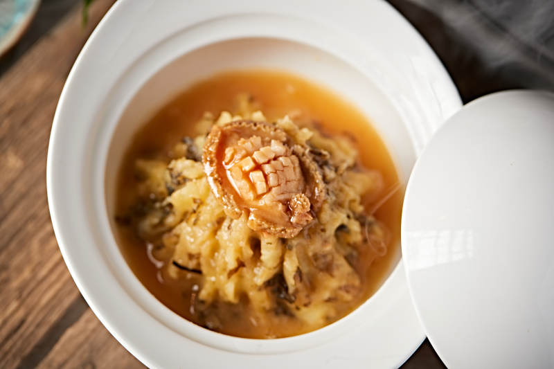 精品位菜酸菜土豆泥焖鲍鱼图片