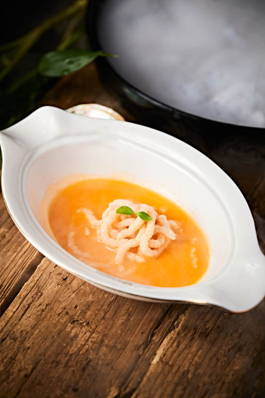 精美位菜鲍汁龙虾肉面图片