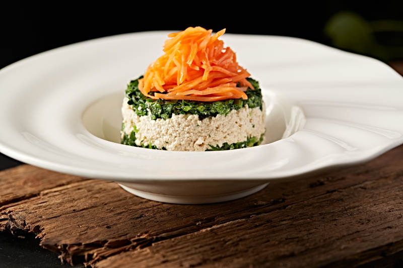 精美凉菜胡萝卜丝菠菜酿豆腐图片