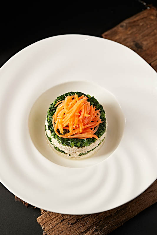 精美凉菜胡萝卜丝菠菜酿豆腐图片