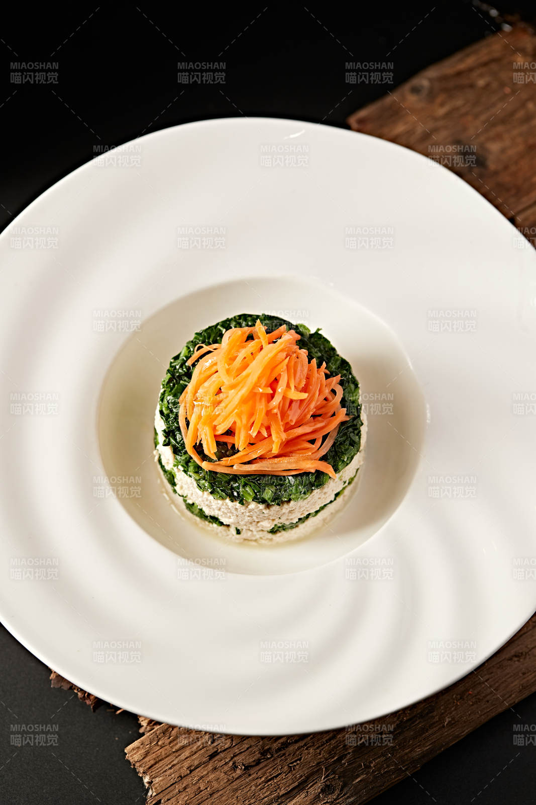 精美凉菜胡萝卜丝菠菜酿豆腐图片