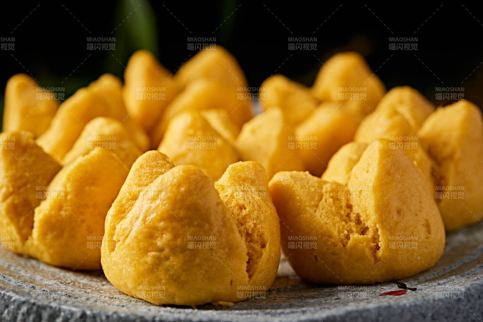 糜子面豆馅开花黄馍馍图片