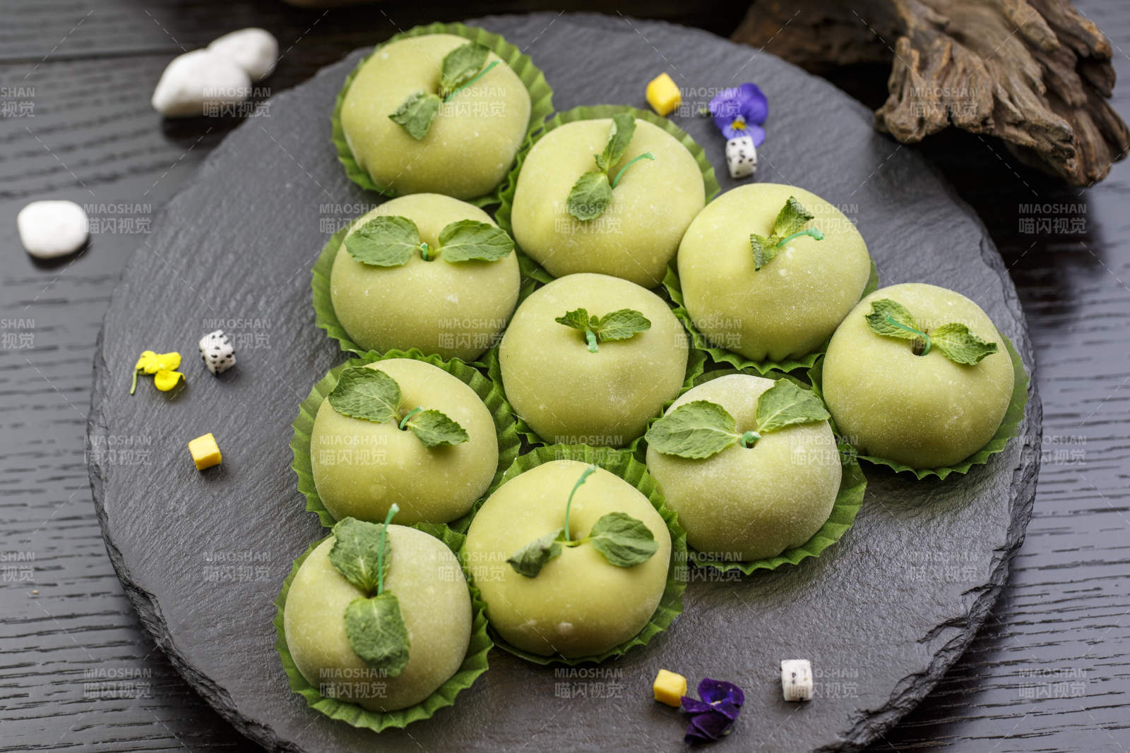 糯米糍造型似青苹果奶油泡芙图片