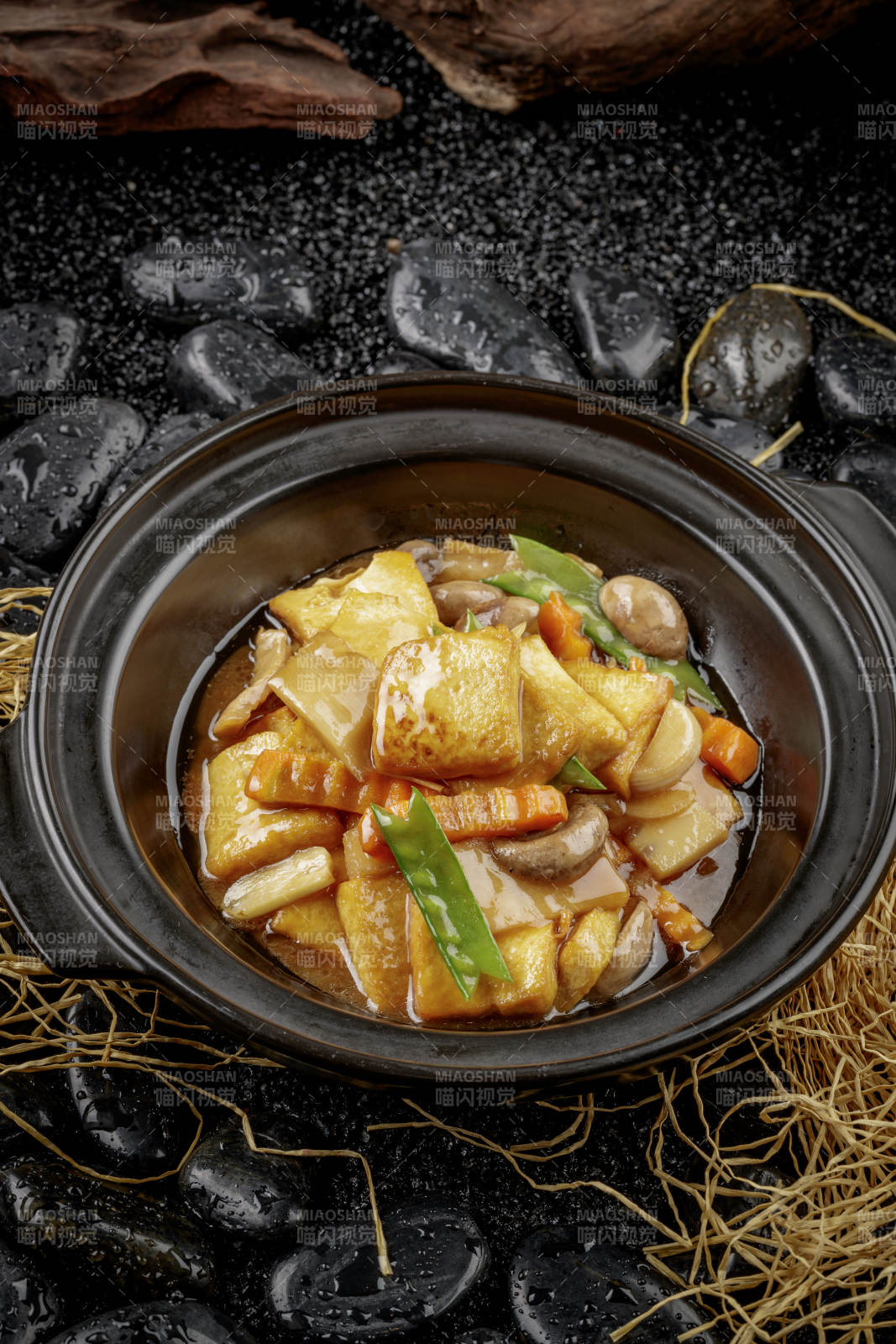 素烧黄山豆腐煲图片