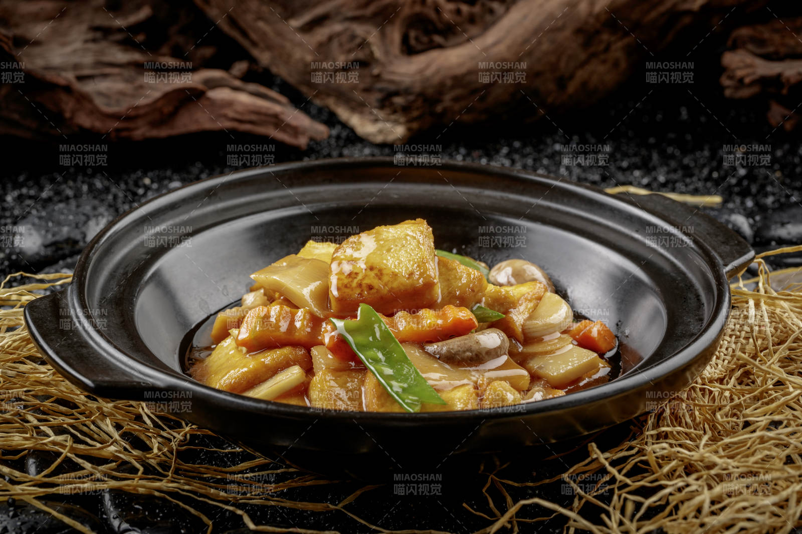 素烧黄山豆腐煲图片