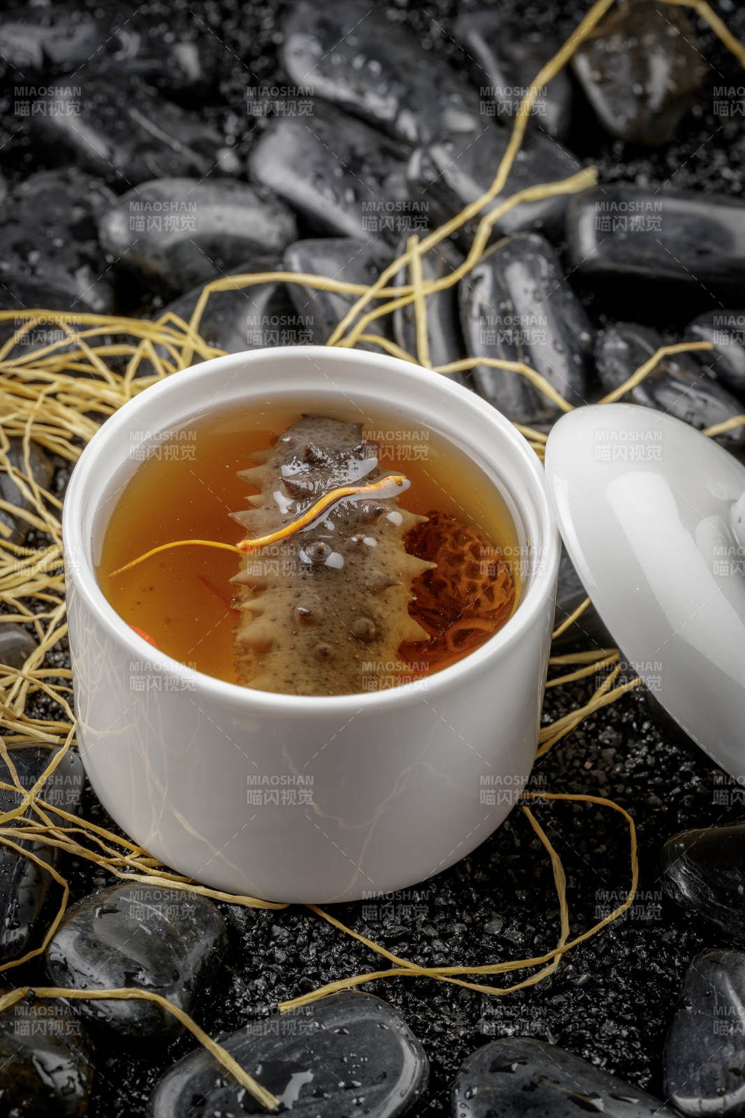 羊肚菌炖辽参图片